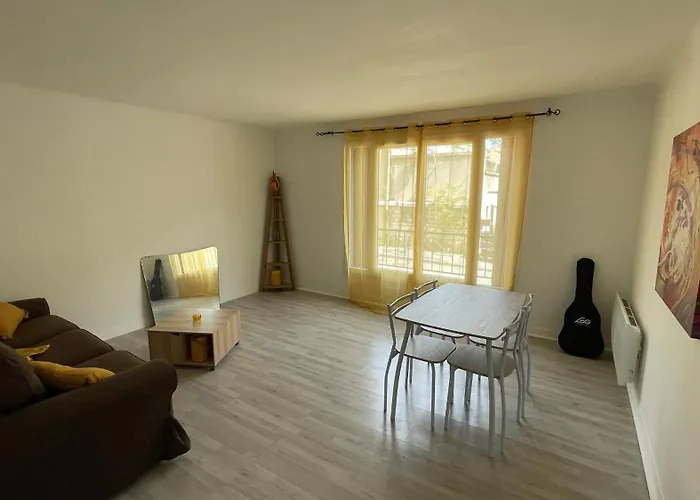 Proche Centre-Ville Et Calme